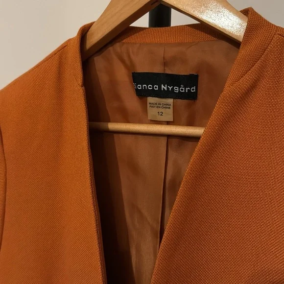 Blazer - Picture 2 of 4